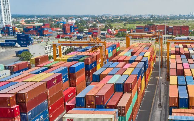 GDP năm 2024 tăng 7,1% vượt qua kỳ vọng nhưng các nhà nghiên cứu vẫn giữ quan điểm về 2025