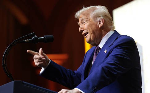 Ông Trump gây sốc khi nói Canada có thể trở thành bang thứ 51 của Mỹ nhưng được giữ lại quốc ca