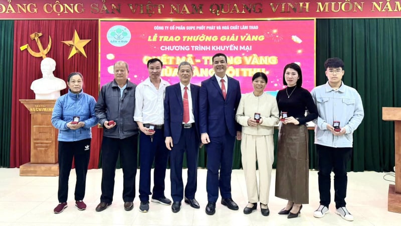 Đầu năm mua phân bón Supe Lâm Thao, nhiều khách hàng bất ngờ trúng vàng SJC
