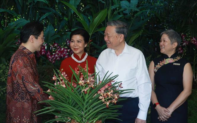 Tổng Bí thư dự Lễ đặt tên hoa lan tại Singapore, loài hoa mới mang tên 'Tô Lâm Linh Ly'