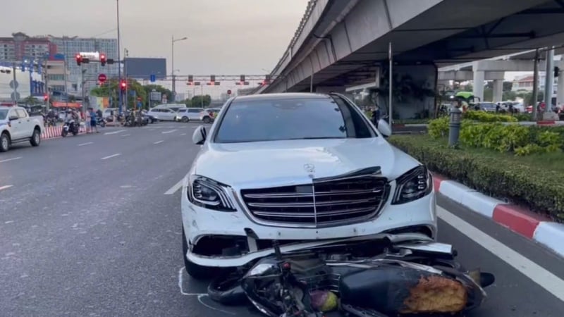 Vụ xe Mercedes tông vào 10 xe máy ở Thủ Đức: Một nữ sinh viên tử vong