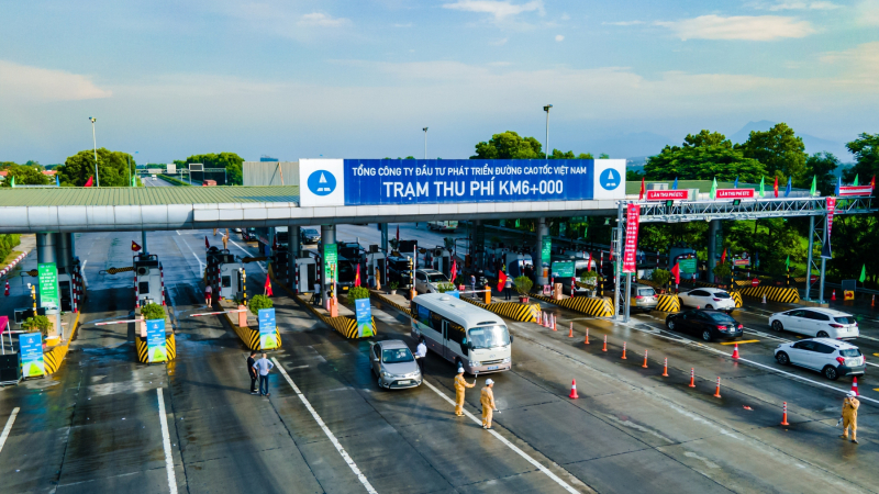 VEC lên tiếng sau đề nghị của Bộ Xây dựng về hai dự án cao tốc