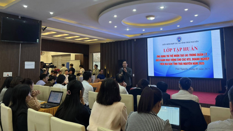 Gần 200 HTX, doanh nghiệp tại Thái Nguyên được tập huấn ứng dụng trí tuệ nhân tạo AI