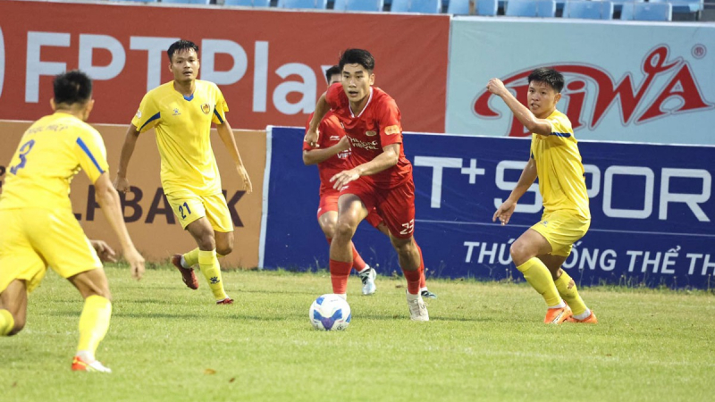 Tin tối (9/3): HLV Kim Sang-sik gọi “người hùng' SEA Games 31 thay Tiến Linh?