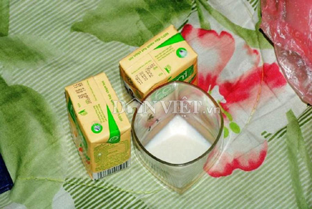 Sữa đậu nành Fami bốc mùi chua khi vẫn còn hạn 4 tháng