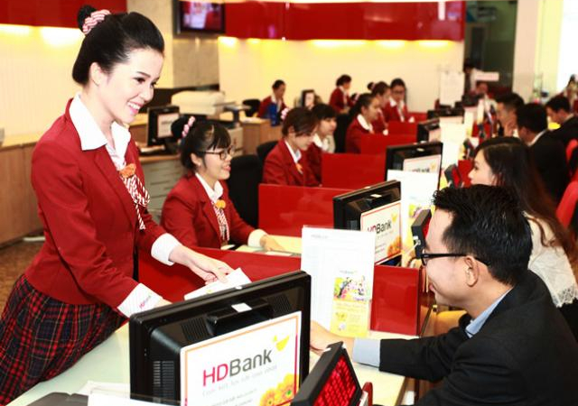 Vì sao khối ngoại “đổ tiền” vào HDB của tỷ phú Nguyễn Thị Phương Thảo?
