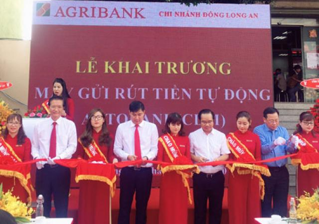Agribank khai trương máy gửi, rút tiền tự động Autobank thứ 3 khu vực ĐBSCL