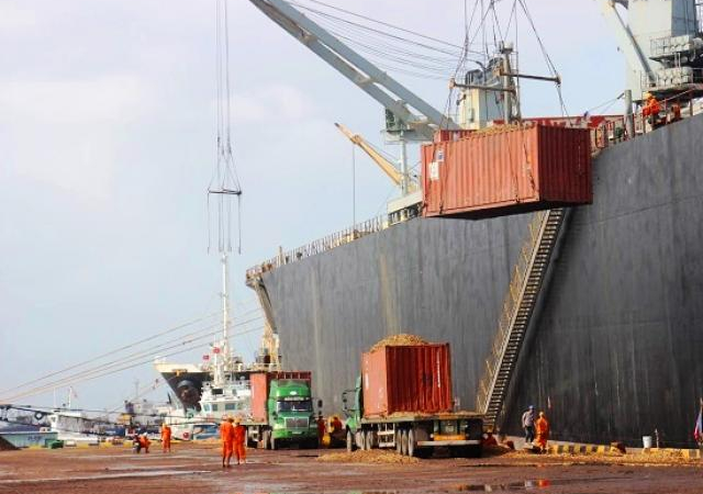 Vinalines chi bao tiền mua lại 75,01% cổ phần cảng Quy Nhơn từ công ty Hợp Thành?