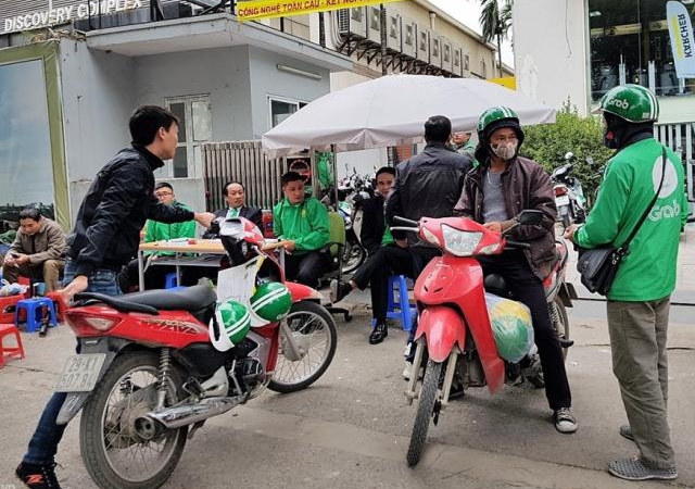 Những ứng dụng gọi xe Việt phải cạnh tranh với Grab và Go-Viet