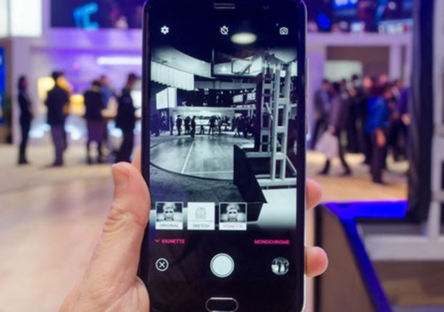 ZTE nuôi ý tưởng smartphone trượt với camera selfie kép