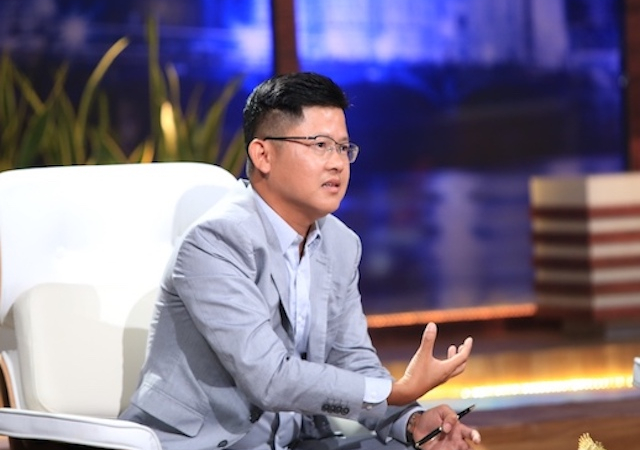 Hai 'cá mập' tranh nhau startup công nghệ 'Uber cho tele marketing' tại Shark Tank