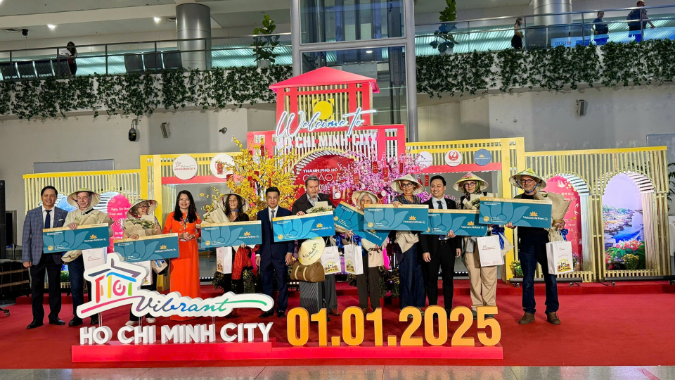 TP.HCM tưng bừng đón khách quốc tế đầu năm 2025