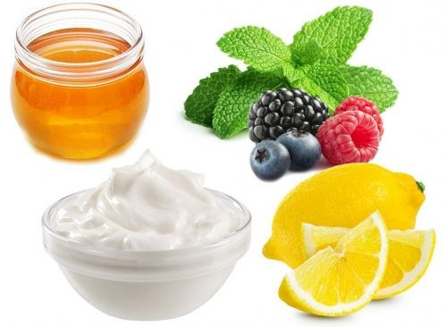 Cách làm: Trộn sữa chua, nước chanh, và mật ong trong một bát. Sau đó thêm quả mọng và bạc hà tươi. Ảnh: Eatthis. Cách làm: Trộn sữa chua, nước chanh, và mật ong trong một bát. Sau đó thêm quả mọng và bạc hà tươi. Ảnh: Eatthis.