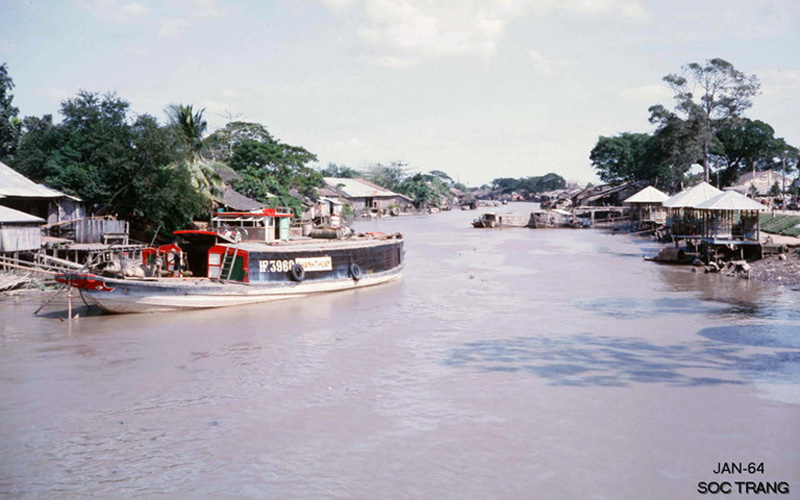 Trên sông Cầu Quay. Ảnh: George Muccianti. Trên sông Cầu Quay. Ảnh: George Muccianti.