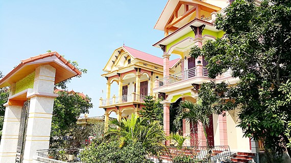Biệt phủ hoành tráng của ngư dân ở Đồng Hới (tỉnh Quảng Bình) Biệt phủ hoành tráng của ngư dân ở Đồng Hới (tỉnh Quảng Bình)