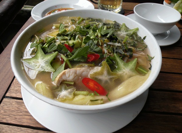 Ngon khỏi chê canh chua hải sản nấu khế. Ngon khỏi chê canh chua hải sản nấu khế.