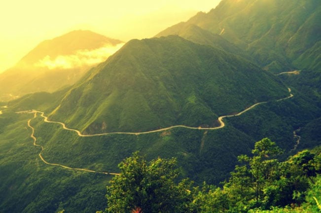 Đèo Khau Phạ là một trong những địa điểm nên đến khi đi du lịch Yên Bái. Đèo Khau Phạ là một trong những địa điểm nên đến khi đi du lịch Yên Bái.