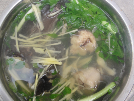 Canh cá trê rau đắng. Canh cá trê rau đắng.