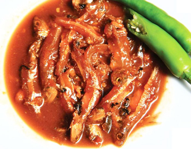 Mắm cá cơm còn nguyên con. Ảnh: dacsanlamqua. Mắm cá cơm còn nguyên con. Ảnh: dacsanlamqua.