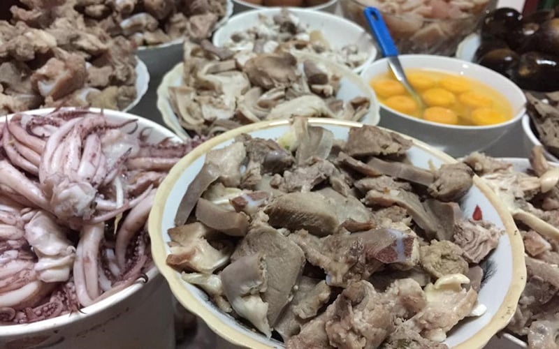 Cháo được tính tiền dựa trên thành phần bạn gọi, nên không có mức giá nhất định. Ảnh: Facebook quán. Cháo được tính tiền dựa trên thành phần bạn gọi, nên không có mức giá nhất định. Ảnh: Facebook quán.