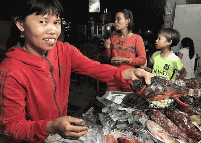 Do cá mặt quỷ khó săn bắt, nên không phải cứ có tiền là có thể được thưởng thức loại cá đặc sản này. Do cá mặt quỷ khó săn bắt, nên không phải cứ có tiền là có thể được thưởng thức loại cá đặc sản này.