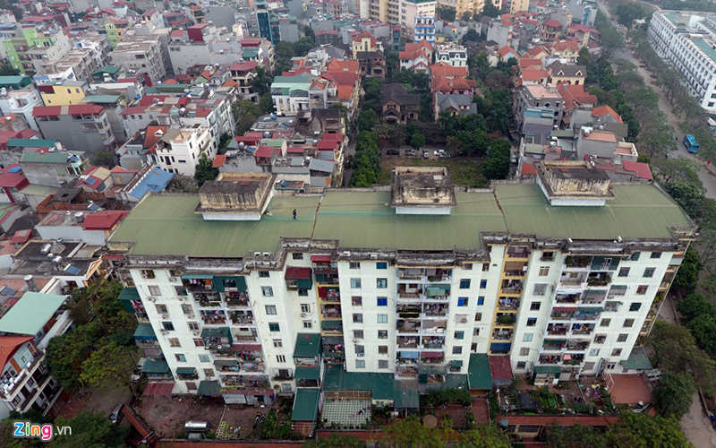 Thời gian gần đây, chung cư G9 Xuân Đỉnh (Bắc Từ Liêm, Hà Nội) hỏng thang máy tại đơn nguyên 3 và một thang tại đơn nguyên 2 khiến sinh hoạt của người dân bị đảo lộn. Thời gian gần đây, chung cư G9 Xuân Đỉnh (Bắc Từ Liêm, Hà Nội) hỏng thang máy tại đơn nguyên 3 và một thang tại đơn nguyên 2 khiến sinh hoạt của người dân bị đảo lộn.