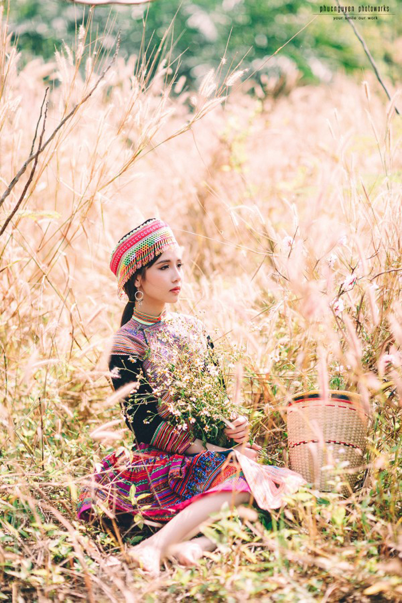 Vậy là từ nay, các cô gái Sài thành có thể tha hồ chụp những bộ ảnh với hoa tam giác mạch giống thế này rồi. Vậy là từ nay, các cô gái Sài thành có thể tha hồ chụp những bộ ảnh với hoa tam giác mạch giống thế này rồi.