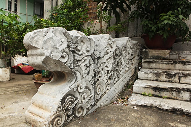 Nghệ thuật điêu khắc rồng hết sức tinh xảo. Theo nhiều nhà nghiên cứu, khu lăng mộ này có kiến trúc độc đáo, hiếm gặp ở Việt Nam.