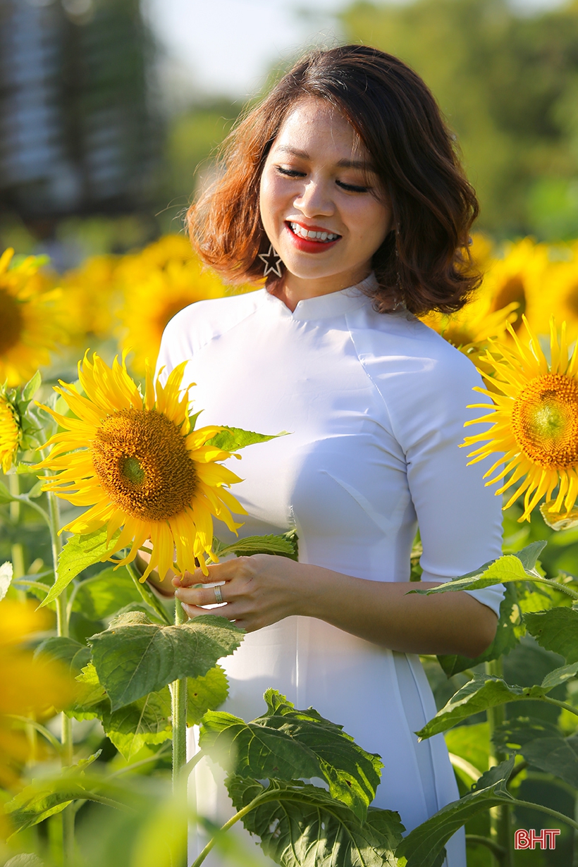 Đó có thể là một tà áo dài trắng thướt tha... Đó có thể là một tà áo dài trắng thướt tha...