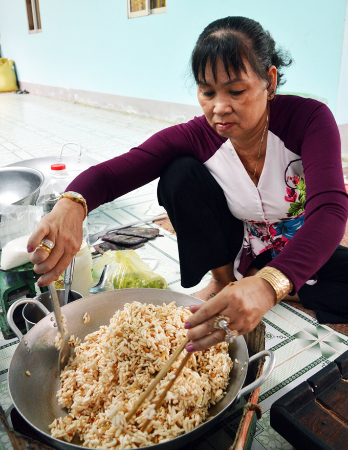gion gion banh com tan thanh nuc tieng xu dat mui hinh anh 4