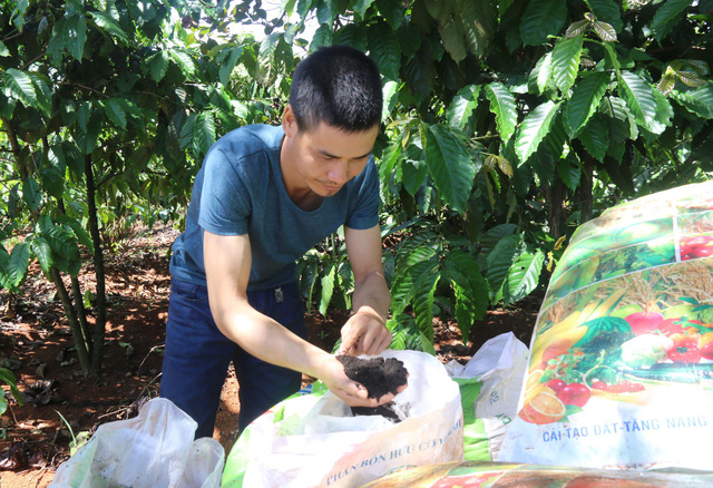 thay ten phan bon nay thi tranh xa, khong chung 