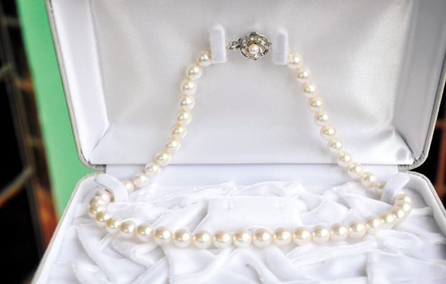 Sản phẩm ngọc trai của Hồng Ngọc Pearl không thua kém bất cứ sản phẩm ngọc trai nào trên thế giới. Sản phẩm ngọc trai của Hồng Ngọc Pearl không thua kém bất cứ sản phẩm ngọc trai nào trên thế giới.