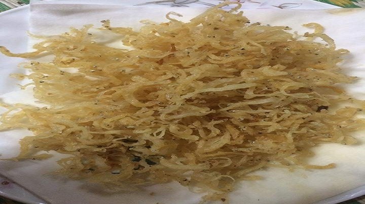 Cá ngần chiên giòn có mùi thơm và vị ngọt tự nhiên. Cá ngần rất dễ ăn và có thể chế biến thành nhiều món khác nhau như chiên giòn, nấu canh chua, làm chả lá lốt hay làm gỏi…(Ảnh: Khoeplus 24h) Cá ngần chiên giòn có mùi thơm và vị ngọt tự nhiên. Cá ngần rất dễ ăn và có thể chế biến thành nhiều món khác nhau như chiên giòn, nấu canh chua, làm chả lá lốt hay làm gỏi…(Ảnh: Khoeplus 24h)