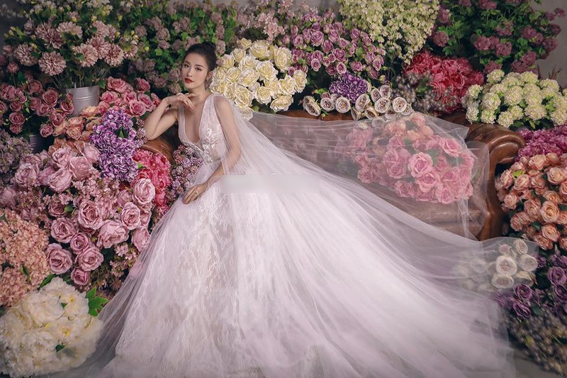Đông Nhi xinh đẹp, tình tứ bên Ông Cao Thắng trong loạt ảnh cưới đẹp "lịm tim" - Ảnh 4. Đông Nhi xinh đẹp, tình tứ bên Ông Cao Thắng trong loạt ảnh cưới đẹp "lịm tim" - Ảnh 4.