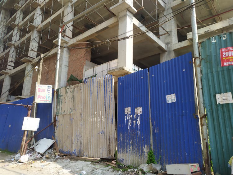 TP.HCM: Công trình không niêm yết giấy phép không được thi công - Ảnh 1. TP.HCM: Công trình không niêm yết giấy phép không được thi công - Ảnh 1.