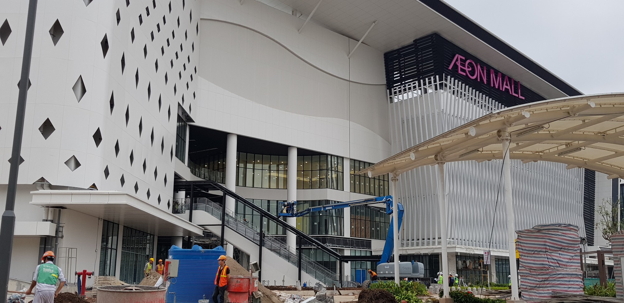 Cận cảnh trung tâm thương mại AEON Mall Hà Đông sắp đi vào hoạt động - Ảnh 9. Cận cảnh trung tâm thương mại AEON Mall Hà Đông sắp đi vào hoạt động - Ảnh 9.