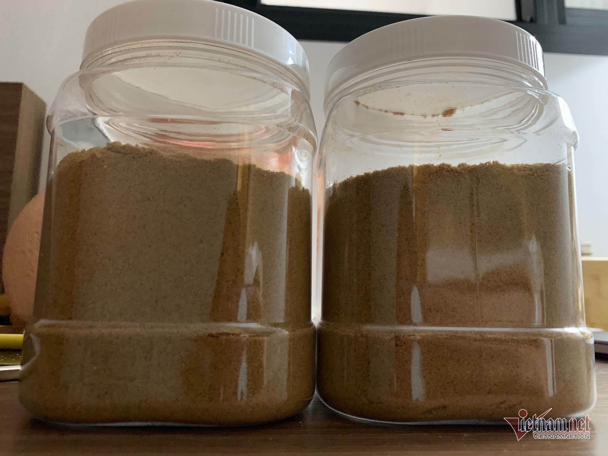 Cám gạo có giá khoảng 2 triệu đồng/kg. Cám gạo có giá khoảng 2 triệu đồng/kg.