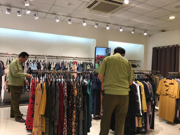 Tạm giữ 9.000 sản phẩm SEVEN.am - Ảnh 3. Tạm giữ 9.000 sản phẩm SEVEN.am - Ảnh 3.