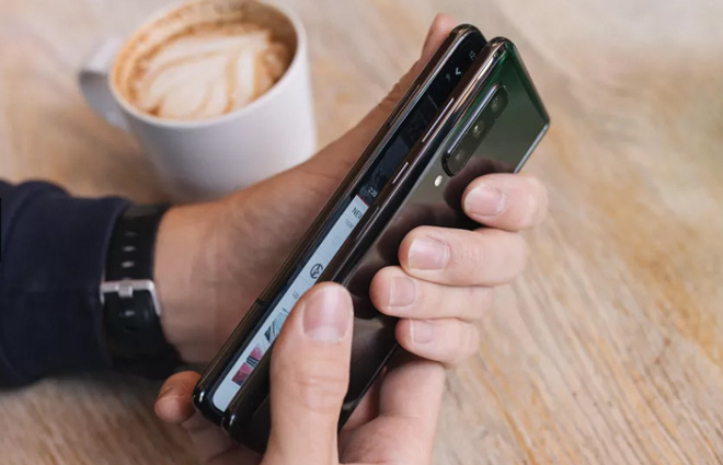 HOT: Smartphone gập lại Galaxy Fold sắp ra mắt tại Việt Nam - Ảnh 5.