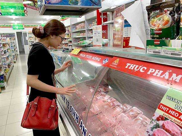 Giá heo hơi hôm nay 19/11: Lên 76.000đ/kg, sẽ nhập khẩu thịt lợn để kìm giá - Ảnh 3. Giá heo hơi hôm nay 19/11: Lên 76.000đ/kg, sẽ nhập khẩu thịt lợn để kìm giá - Ảnh 3.