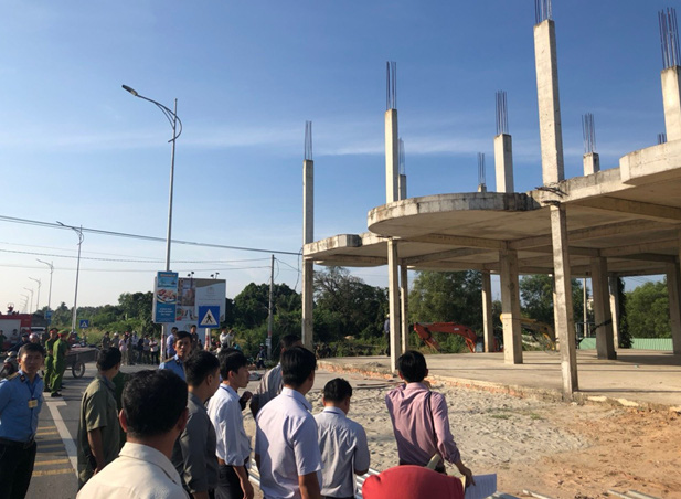 Phú Quốc cưỡng chế tháo dỡ công trình không phép, thu hồi gần 2.000 m2 đất - Ảnh 1. Phú Quốc cưỡng chế tháo dỡ công trình không phép, thu hồi gần 2.000 m2 đất - Ảnh 1.