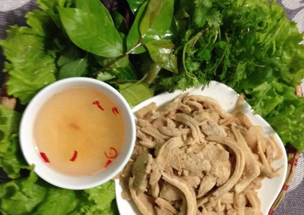 Mẹo làm món nem thính tai lợn giòn dai sần sật không phải ai cũng biết - Ảnh 2. Mẹo làm món nem thính tai lợn giòn dai sần sật không phải ai cũng biết - Ảnh 2.