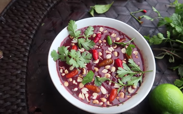 "Rùng mình" nếm thử món tiết canh cá ở Tây Bắc - Ảnh 2. "Rùng mình" nếm thử món tiết canh cá ở Tây Bắc - Ảnh 2.