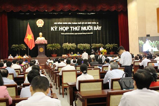 Đầu tư 1.000 tỷ xe buýt vẫn “thua” do xe ôm công nghệ? - Ảnh 1. Đầu tư 1.000 tỷ xe buýt vẫn “thua” do xe ôm công nghệ? - Ảnh 1.