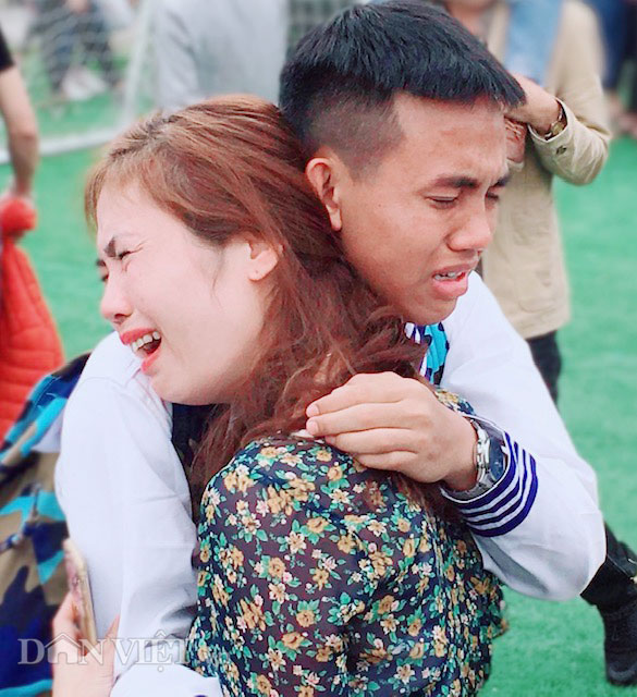 tan binh thanh hoa xuc dong, bin rin chia tay nguoi than hinh anh 5