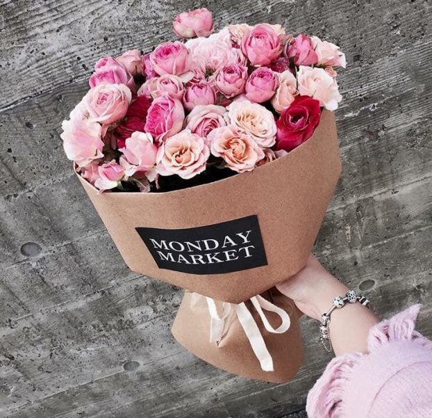 Hoa hồng ngoại cũng được ưa chuộng bởi sang chảnh mà vẫn tinh tế. Hoa hồng ngoại cũng được ưa chuộng bởi sang chảnh mà vẫn tinh tế.