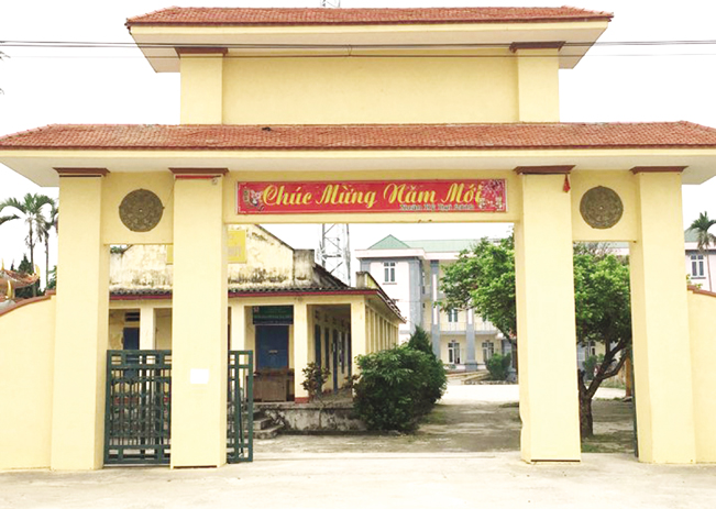 Thôn Hoàng Long, xã Nga Thủy đón nhận danh hiệu đạt chuẩn nông thôn mới. Thôn Hoàng Long, xã Nga Thủy đón nhận danh hiệu đạt chuẩn nông thôn mới.