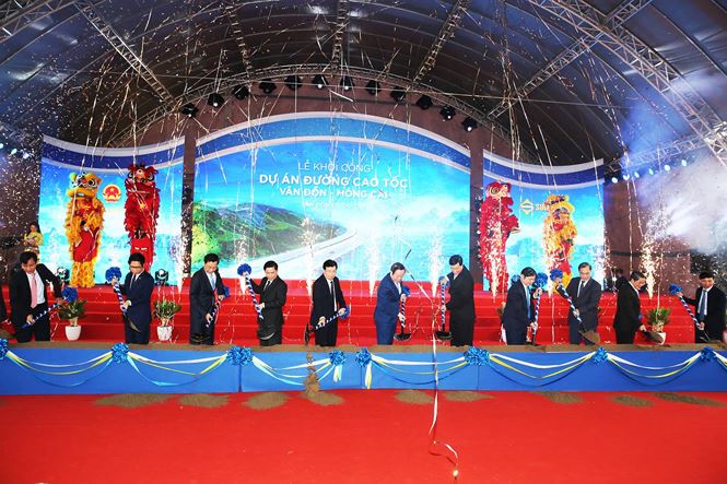 Lãnh đạo TW, Quảng Ninh cùng nhà đầu tư khởi công dự án. Lãnh đạo TW, Quảng Ninh cùng nhà đầu tư khởi công dự án.