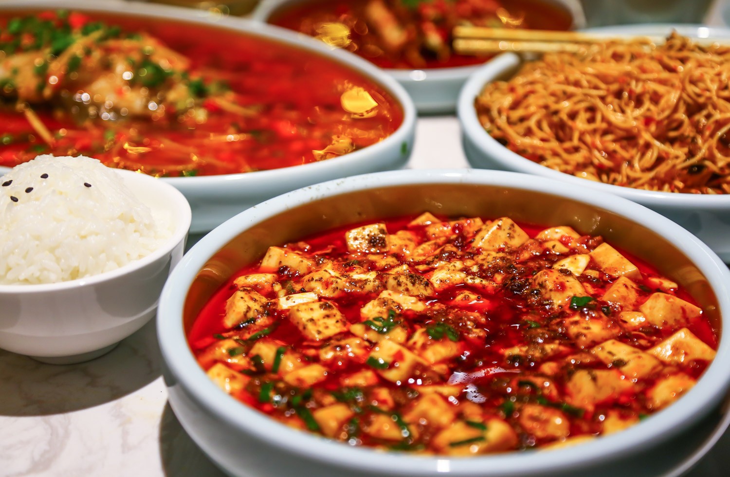 Ẩm thực Tứ Xuyên (Trung Quốc) nổi tiếng với vị cay nồng. Ẩm thực Tứ Xuyên (Trung Quốc) nổi tiếng với vị cay nồng.