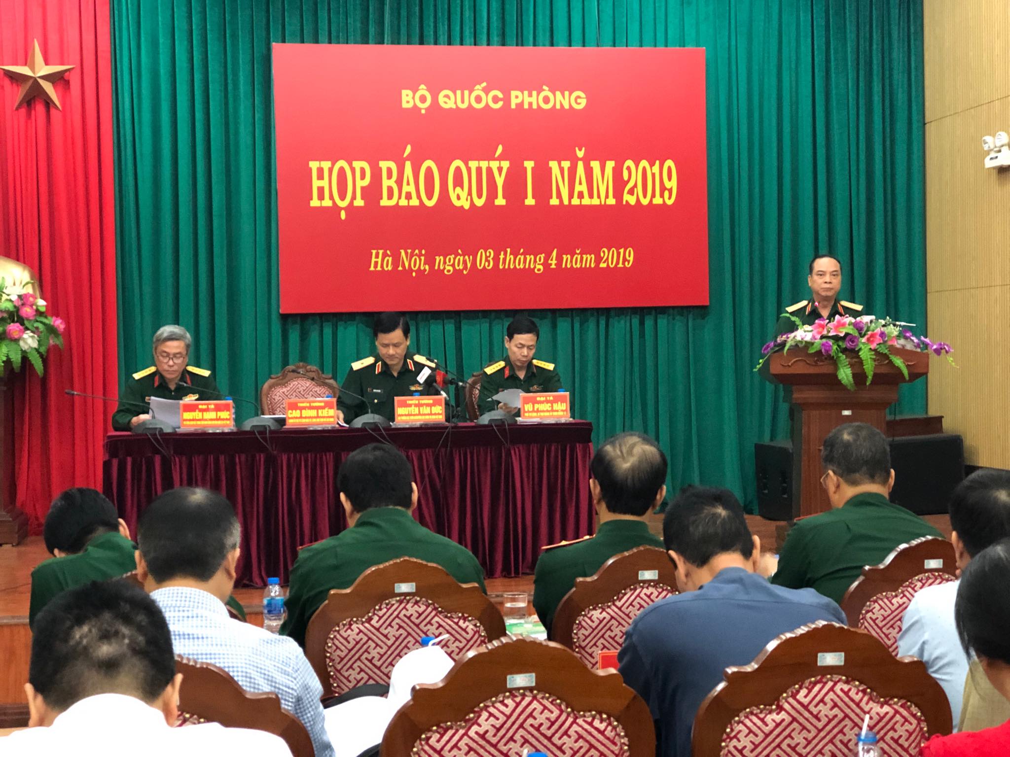 Thiếu tướng Cao Đình Kiếm - Chính ủy Bộ Tư lệnh Bảo vệ Lăng Chủ tịch Hồ Chí Minh thông báo tới báo chí về kế hoạch kỷ niệm “50 năm giữ gìn lâu dài, bảo vệ tuyệt đối an toàn thi hài Chủ tịch Hồ Chí Minh 1969 - 2019”. Ảnh: Viết Tôn Thiếu tướng Cao Đình Kiếm - Chính ủy Bộ Tư lệnh Bảo vệ Lăng Chủ tịch Hồ Chí Minh thông báo tới báo chí về kế hoạch kỷ niệm “50 năm giữ gìn lâu dài, bảo vệ tuyệt đối an toàn thi hài Chủ tịch Hồ Chí Minh 1969 - 2019”. Ảnh: Viết Tôn